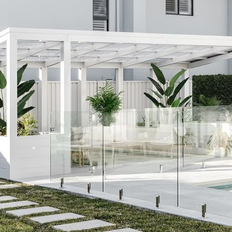 Hamptons Pergola, Poolside Pergola, White Open Front Cover-up For Poolside, Pergola White Modern, White Pool Fence Ideas Australia, White Aluminum Pergola, Indochine Style, White Pergola, Outdoor Bbq Area