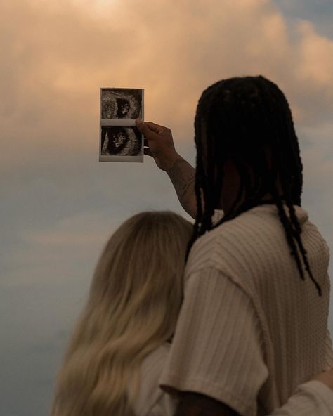 the sweetest pregnancy announcement 🩷 I’m so so so happy for you two! this day was absolutely crazy, I get to the beach and it is paaaaacked. like can’t take one photo without 20 people being in the background packed. it down poured for 5 minutes before we were supposed to start taking photos, which caused the beach to then be pretty much empty for us!! during the shoot the sky was so beautiful!! the literal face in the clouds that looks like a little baby!!! right at the end i was taking p... Maternity Photo Belly Out, When To Take Maternity Photos, Baby Photo Ideas Without Face, Pregnancy Announcement On The Beach, Moody Pregnancy Announcement, Pregnancy Announcement Beach Photos, Announcement Photos Pregnancy, Baby Gender Announcement Photos, Pregnancy Announcement Photos Beach