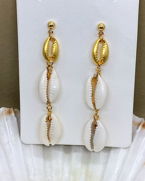 Cowrie Shell Drop Earrings, 18K Gold plated ##seashellearrings #longearrings #cowrieshelljewelry #cowrieshellearrings #instagood #fashionearrings #mermaidjewelry #mermaidcore #shelljewelry #shellearrings #trendyearrings #cerceihandmade #cerceilungi #cercei #handmadeinuk # Brass Jewelry Design, Cowrie Shell Jewelry, Seashell Earrings, Mermaid Jewelry, Trendy Earrings, Shell Jewelry, Cowrie Shell, Affordable Gifts, Shell Earrings