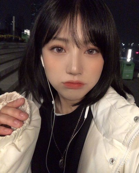 Airy Bangs, Ulzzang Short Hair, Ulzzang Hair, Kore Ulzzang, Korean Makeup Look, Korean Short Hair, Korean Ulzzang, Shot Hair Styles, Fluffy Hair