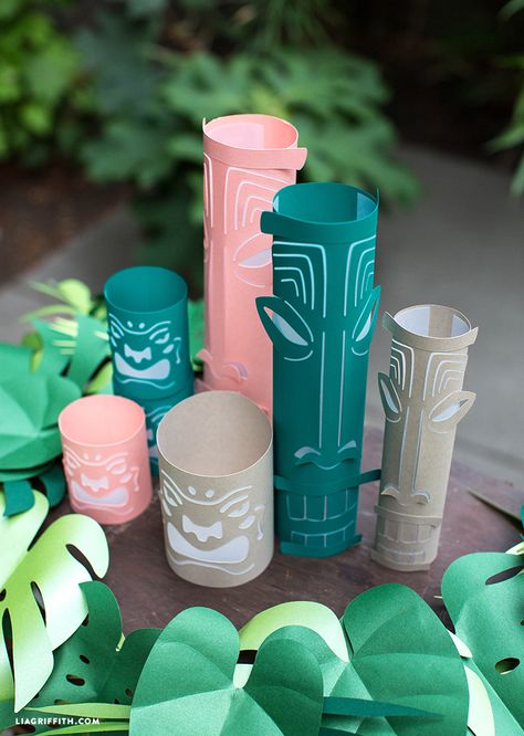 Christmas Luau Centerpieces, Margaritaville Table Centerpieces, Samoan Party Decorations, Tiki Centerpiece Ideas, Luau Party Table Decorations, Tiki Table Decor, Hawaiian Table Centerpieces, Luau Centerpieces Diy, Tiki Template