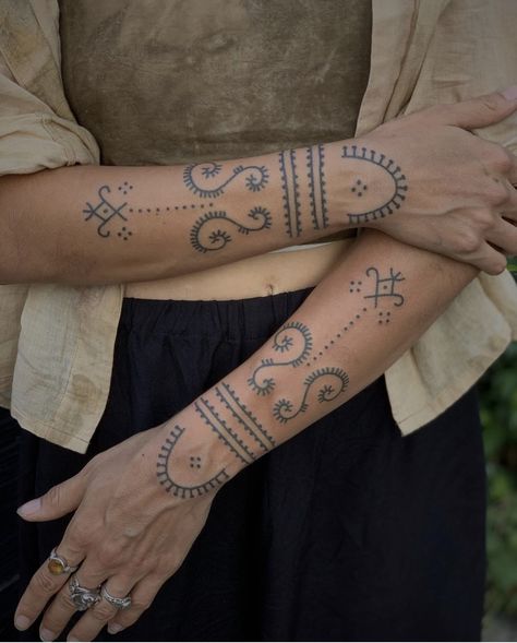 Traditional Balkan Tattoo, Mayan Goddess Tattoo, Ornamental Hand Tattoos For Women, Tunisian Tattoo, Hand Ornamental Tattoo, Ornamental Ankle Tattoo, Hand And Arm Tattoos For Women, Romani Tattoos, Bold Ornamental Tattoo