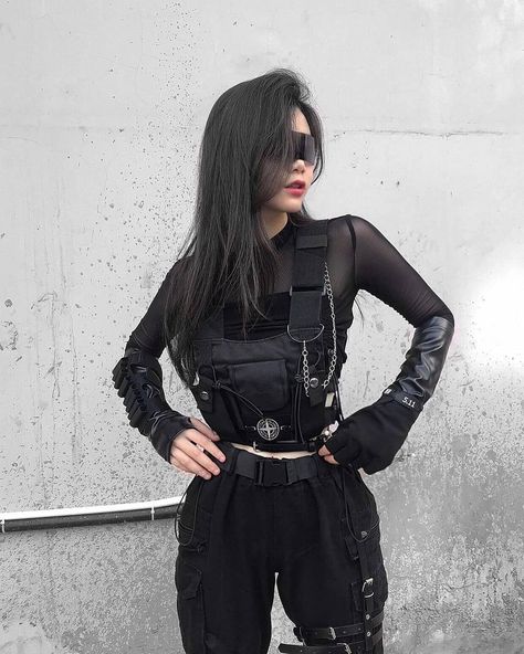 Female Techwear, Techwear Fashion, Urban Ninja, Cyberpunk Fashion, Tomboy Style Outfits, Looks Black, Tech Fashion, Eyes Design, Tomboy Fashion