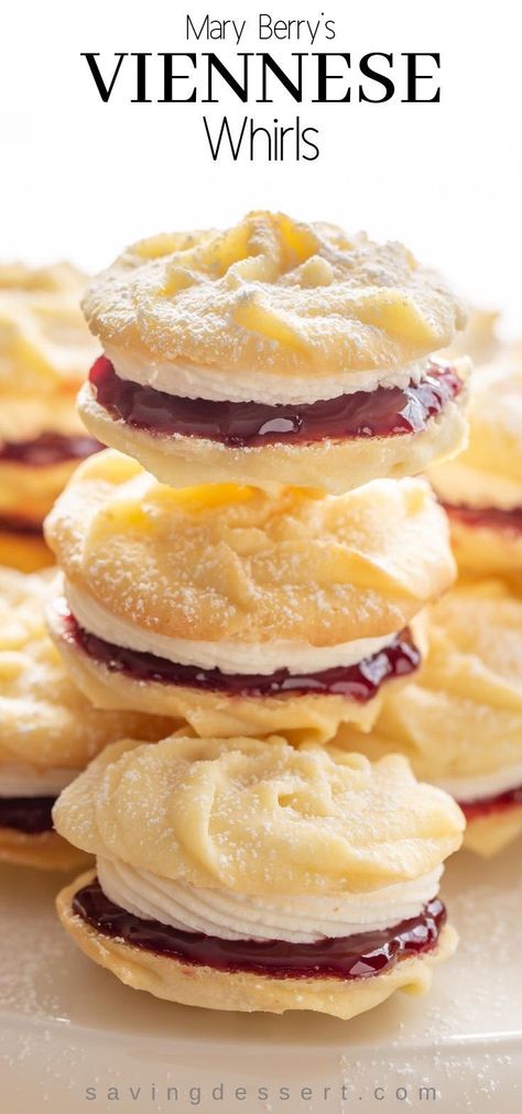 Mary Berry Viennese Whirls, Cookies With Raspberry Jam, Viennese Whirls, Brownie Vegan, Mary Berry Recipe, Buttercream Filling, British Baking, British Bake Off, Berries Recipes