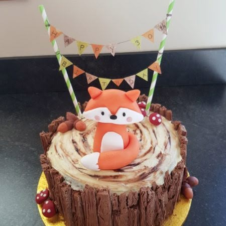 Woodland Cake Birthday, Woodland 1st Birthday Cake, Cake Autumn, Birthday Cake Autumn, Fox Themed Birthday Party, Fox Cakes, Fox Party Ideas, Fox Birthday Cake, Woodland Creature Smash Cake