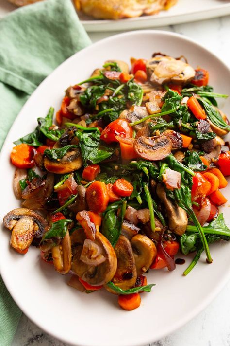 Healthy Sauteed Spinach and Carrots - Kitchen Divas Spinach And Mushroom Salad, Spinach Carrot Recipe, Carrot Spinach Recipes, Carrot Mushroom Recipes, Sauteed Spinach And Tomatoes, Spinach And Carrots Recipes, Sautéed Mushrooms Recipe, Carrot And Spinach Recipes, Spinach And Tomato Recipes