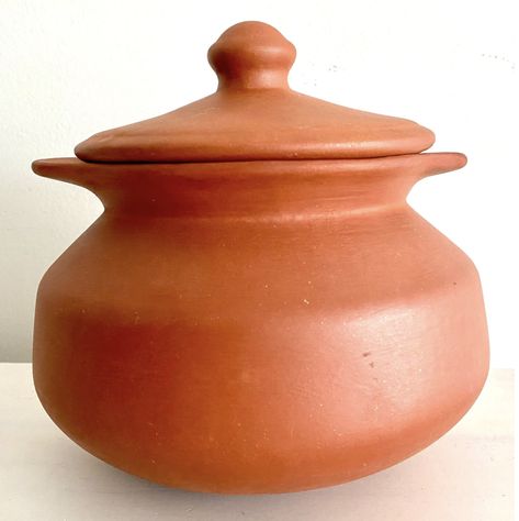 A Guide to Clay Pot Cooking | Epicurious Indian Clay Pots, Clay Pot Cooking, Clay Pot, Clay Pot Cooking Recipes, Clay Cooking Pots, Clay Cooking Pot, Handmade Clay Pots, Pumpkin Pudding, Ethiopian Food