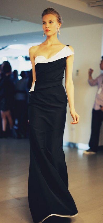 파티 드레스, Black And White Dress, Gorgeous Gowns, Marchesa, Lovely Dresses, Elie Saab, Long Black, White Fashion, Beautiful Gowns