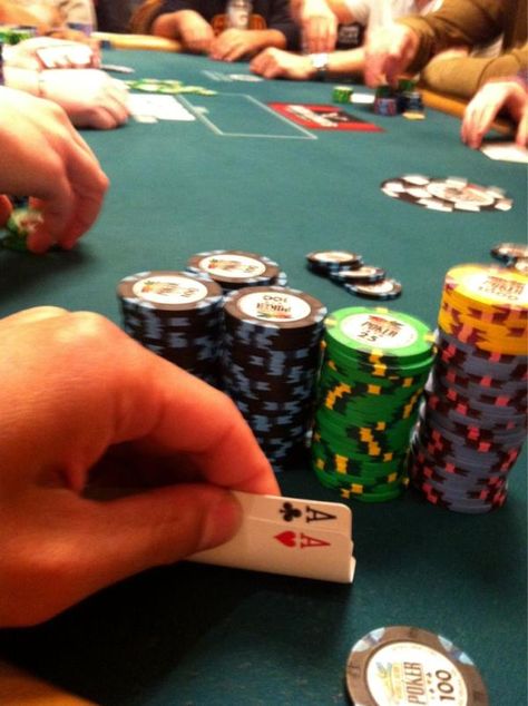 Twitter Engineer Tweets World Series of Poker Journey Poker Aesthetic, Poker Cheat Sheet, Poker How To Play, Poker Tips, Enjoy Friday, Invitation Business, Texas Hold'em, Casino Roulette, Texas Poker