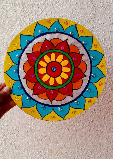 Mandala artwork with paint🎨🖌️ Mandala Plate Design, Rangoli Art Drawing, Rangoli Painting On Canvas, Rangoli Mandala Designs, Simple Mandala Painting, Rangoli Designs On Paper, Oil Paint Rangoli, Rangoli Designs With Paint, Rangoli Drawing On Paper