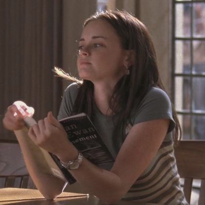 Rory Gilmore Studying, Studera Motivation, Kaptan Jack Sparrow, Alexis Bledel, Rory Gilmore, Karate Kid, Studying Inspo, School Motivation, Autumn Aesthetic