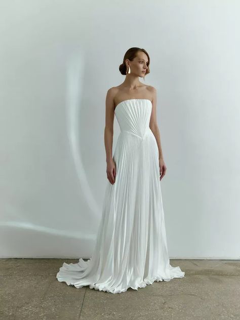 Pleat Wedding Gown, Ribbed Wedding Dress, Wedding Dresses Separates, Costal Wedding Dress, Trendy Wedding Dresses 2023, Bat Wing Wedding Dress, Sara Seven Wedding Dress, Pleated White Dress, Vintage Modern Wedding Dress