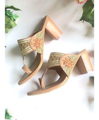 Nude Zari Kolapuri - SOLE HOUSE - 2877364 Kolhapuri Chappals, Comfort Box, Antique Jewellery Online, Leather Product, Girly Shoes, Gold Earrings Designs, Gold Fabric, Leather Block Heels, Designer Sarees