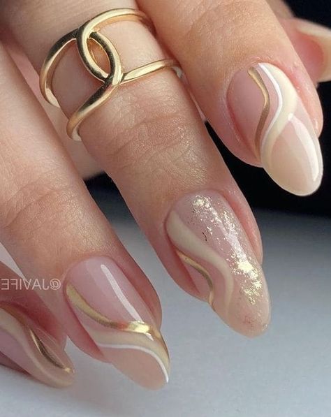 Beige and gold swirl nail design Bridal Nails, Ongles Beiges, Beige Nails Design, Nails With Gold, Manikur Kuku, Natural Nail Designs, Gold Nail Designs, Beige Nails, Prom Nails