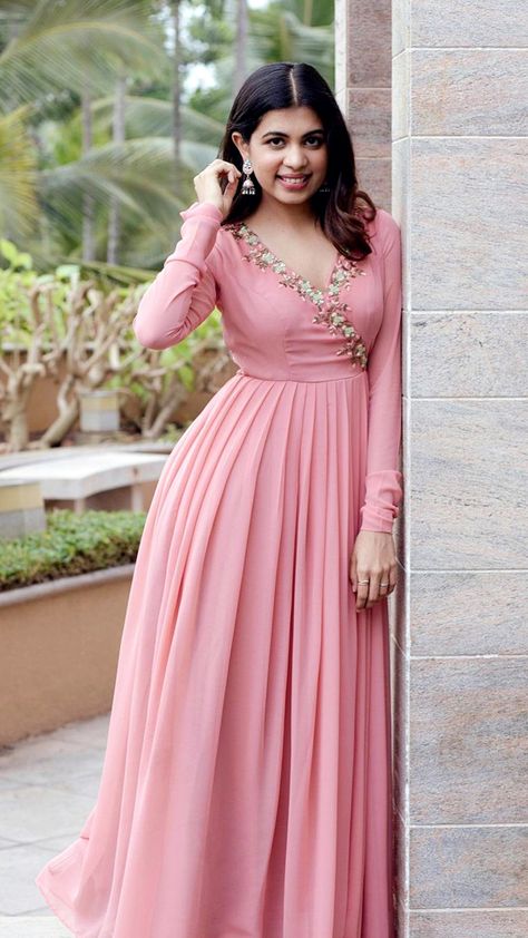 Gown Kurti Designs Latest, Anarkali Dress Pattern Full Sleeve, Wedding Wear Anarkali Suit, Chudidhar Full Sleeve Designs, Front Neck Design For Gown, Full Hands Anarkali, Aline Party Dresses, Full Sleeves Anarkali Designs, Anarkali Long Frocks