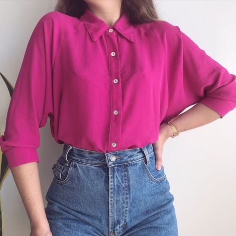 Magenta Shirt Outfit, Baggy T-shirt, Airbrush App, Outfits 90s, Vintage Outfit, Photo Edited, Color Analysis, Pink Shirt, Korean Outfits