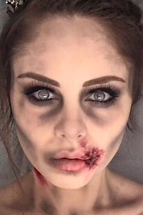 Halloween Zombie Makeup, Zombie Queen, Corpse Bride Makeup, Zombie Make Up, Zombie Ideas, Zombie Halloween Makeup, Ghost Makeup, Makeup Zombie, Halloween Make-up Looks