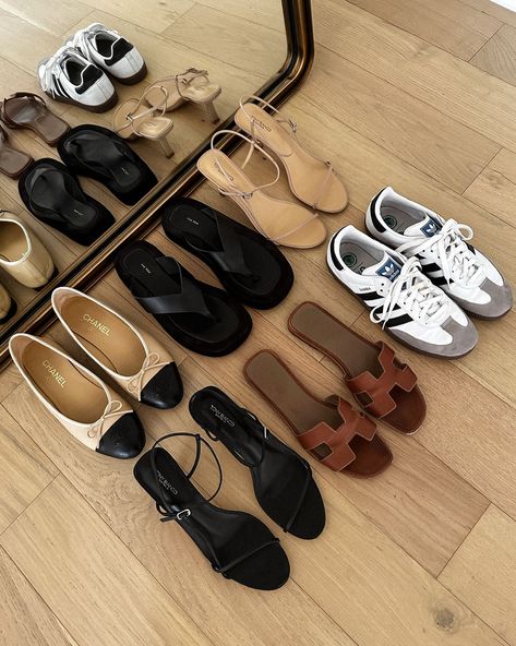 Comfortable Stylish Shoes, Girls Flats, Fashion Jackson, Sandals Outfit, Shopping Chanel, Shoe Inspo, Fashion Capsule, Casual Work Outfits, Summer Sandals