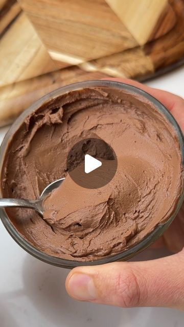 5,185 likes, 332 comments - ketosnackz on May 21, 2024: "Say “YUM” if you would eat this 2-Ingredient Protein Mousse 😋🙌  To make it:  Measure out equal parts Greek yogurt and sugar free chocolate...". Chocolate Mousse With Greek Yogurt, Chocolate Greek Yogurt Recipes, High Protein Chocolate Mousse, Irick Wiggins Recipes, Greek Yogurt Pudding, Greek Yogurt Mousse, Greek Yogurt Dessert Healthy, Greek Yogurt Chocolate Mousse, Yogurt Chips