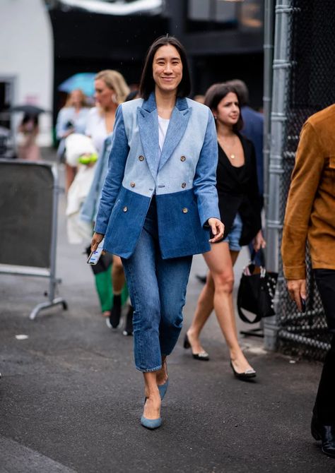 Jeans in the heat can feel stifling. | Cool Denim-on-Denim Street Style and Outfit Ideas | POPSUGAR Fashion Photo 3 Denim Blazer Outfit, Eva Chen, Denim Street Style, Jeans Trend, Denim Shorts Outfit, Raw Denim Jeans, All Jeans, Skirt And Sneakers, Blazer Jeans