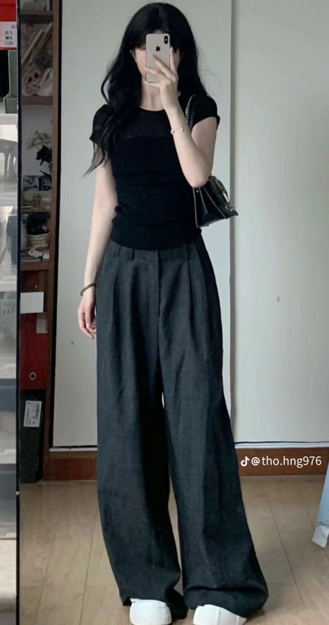 Cute Asian Style Outfits, Mid Size Asian Fashion, Clean Minimalist Outfit, Caretaker Outfit, Casual Outfits Pants, Tight Shirt Loose Pants Outfit, Wide Hips Outfit, White Top And Black Skirt, Academic Outfit