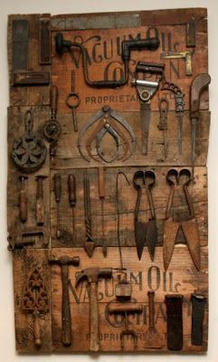 Industrial Design: Fall in love with these vintage industrial ideas for your industrial garage Farm Tools, Antique Tools, Old Tools, Vintage Tools, Old Farm, Shadow Boxes, Displaying Collections, Cool Tools, Tool Storage