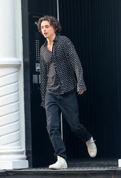 Timothee Chalamet Street Style, Timothee Chalamet Haircut, Timothee Chalamet Hairstyle, Timothee Chalamet Hair, Timmy Chalamet, Chanel Bleu, Captain America Suit, Timmy T, Nyc Aesthetic