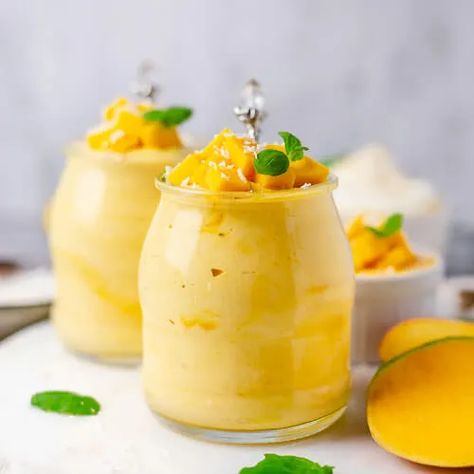 Gluten Free Mango Desserts, Desserts With Mango, Mango Mousse Dessert, Mango Mousse Recipe, Nuts Recipes, Yummy Bowl, Chicken Zucchini Casserole, Mango Mousse, Mango Pulp