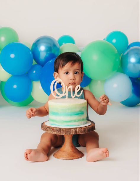 Green Smash Cake, Baby Boy Smash Cake, Boy Smash Cake, Cake Boy, Boys 1st Birthday Party Ideas, Smash Cake Boy, Green Cake, Baby Boy First Birthday, Boy First Birthday