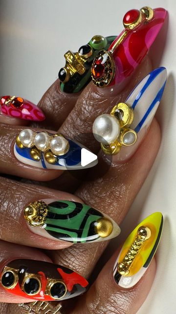 Stone Nail Designs, Texas Nails Designs, Vintage Nails Design Retro, Gold Short Nails, Editorial Nails, Abstract Nail Art Designs, Rasta Nails, Nails Abstract, 90s Nails