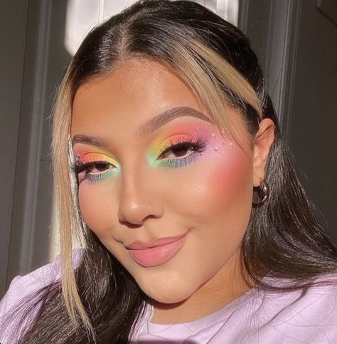 Lover Eye Makeup, Simple Spring Makeup, Rainbow Eyeshadow Looks, Pastel Makeup Looks, Rainbow Makeup Looks, Vintage Makeup Looks, Fun Makeup, Pride Makeup, Rave Makeup