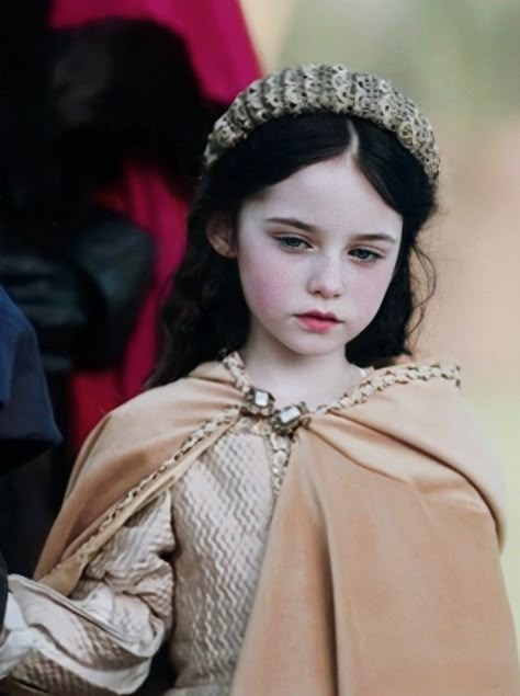 Princess Faceclaims, Young Princess Aesthetic, Shireen Baratheon, Gaun Abad Pertengahan, The Spanish Princess, Mary Tudor, Medieval Princess, Spanish Princess, The White Princess