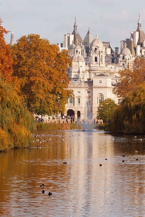 London In Autumn Aesthetic, Fall In London Aesthetic, London Autumn Aesthetic, Autumn Dates, London In The Fall, Fall In London, Autumn England, Autumn London, French Autumn