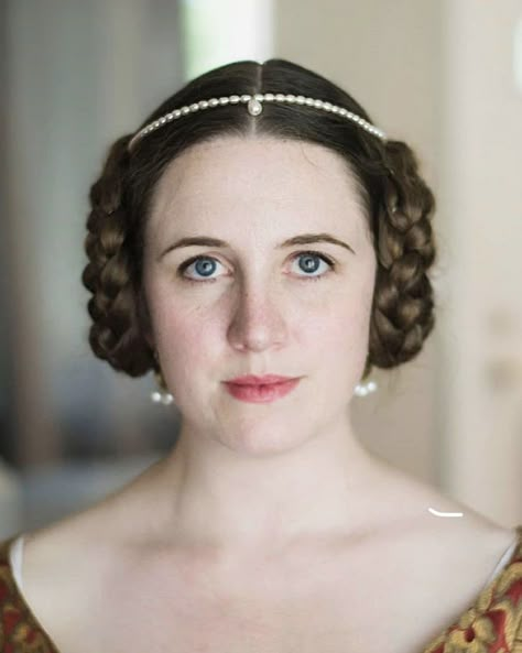 Morgan Donner, Historical Hairstyles, Medieval Garb, Period Dress, Daily Hairstyles, Into Fashion, Medieval Costume, Medieval Clothing, Medieval Dress