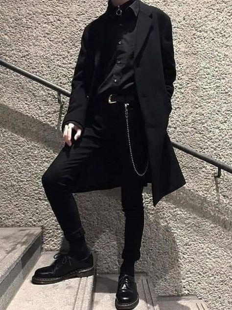 Goth Guys, Lucky Blue Smith, Punk Outfits, Gothic Outfits, Fashion Streetwear, Edgy Outfits, Dark Fashion, Character Outfits, His Hands