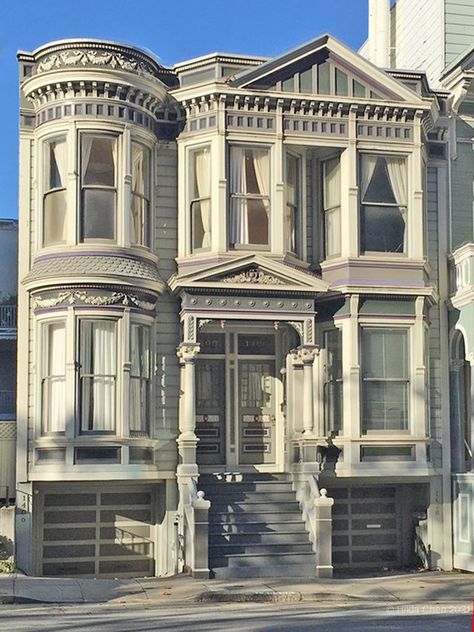 San Francisco Homes Exterior, Vintage Apartment Exterior, Bloxburg San Francisco House, Coquette Exterior, Townhome Layout, Tudor Townhouse, Town House Exterior, Cute Townhouse, Townhouse Layout