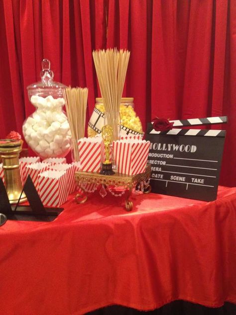 Sweet Sixteen Red Carpet Theme, Red Carpet Candy Bar, Vip Party Ideas Decor, Red Carpet Banquet, Red Carpet Formal Theme, Red Carpet Christmas Party, Vip Birthday Party Ideas, Red Carpet School Dance, Red Carpet Sweet 16 Party Ideas