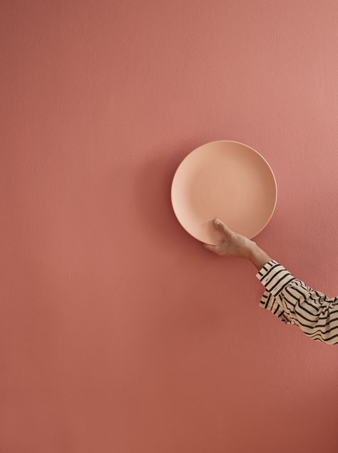 Our paint palette produced in England is made from high quality ingredients. Featured here are our Terracotta Pot painted on the wall and Peach Juice shade on the dipped plate. Terra Cotta Paint Color, Terracotta Paint, Wet Room Flooring, Peach Paint, Peach Walls, Glazed Brick, Terracotta Wall, Deco Rose, Gorgeous Tile