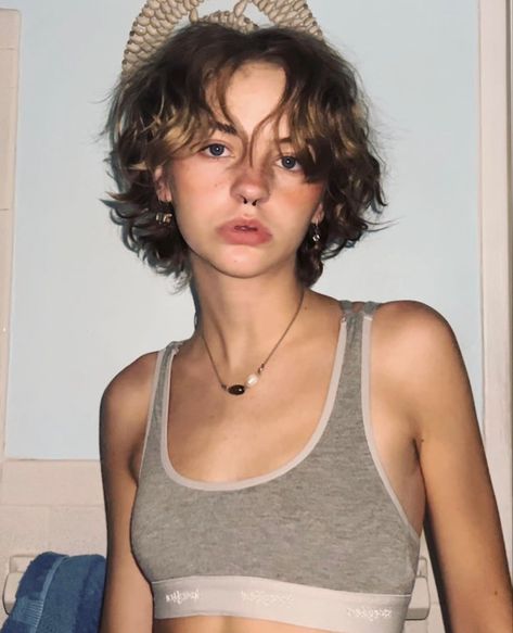 Hadley Nelson, Friday Evening, Short Hair, Hair, On Instagram, Blue, White, Instagram