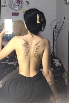 Tattoo For Back Woman, Start Tattoo Design, Body Piercing Ideas For Women, Under Chest Tattoos Female, Pelvis Tattoos Women, Tato Idea, But Tattoo, Back Of Neck Tattoos, 42 Tattoo