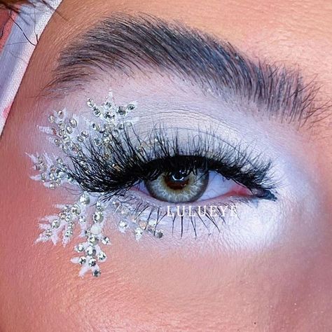 Costume Makeup Ideas, Snowflake Makeup, Snow Makeup, Holiday Eye Makeup, Ice Queen Makeup, Wonderland Makeup, Xmas Makeup, Music Wallpapers, Christmas Eye Makeup