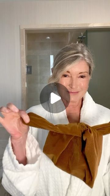 Martha Stewart on Instagram: "My @merit routine — easier than making a pot of soup. #MERITPartner" Martha Stewart Hair, Merit Makeup, Merit Beauty, Home Made Soap, Beauty Wellness, Beauty Videos, Martha Stewart, Healthy Body, Beauty Routines