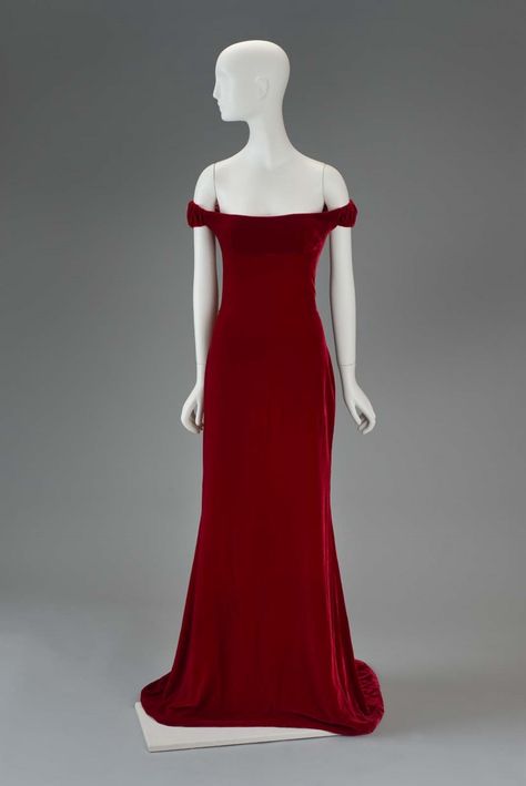 Richard Tyler Red Silk Velvet Gown Couture, Haute Couture, 1900s Costume, Richard Tyler, Evening Clothes, 1980s Fashion Women, Fashion 1980s, 1980s Women, Decades Of Fashion