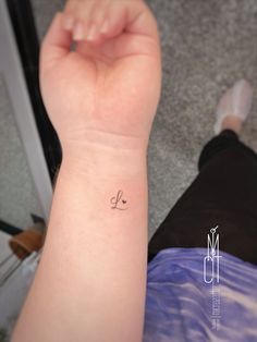 Small L Tattoo, E Heart Tattoo, Lm Tattoo, L Initial Tattoo, L Tattoos, Tator Tot Egg Casserole, Egg Casserole Breakfast, Tattoo After Care, Mutterschaft Tattoos