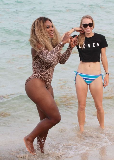 Caroline Wozniacki and Serena Williams Serena Williams Body, Caroline Wozniacki, Rory Mcilroy, Rugby Ball, Nice Bikinis, Best Swimwear, Miami Beach Florida, Serena Williams, Florida Usa