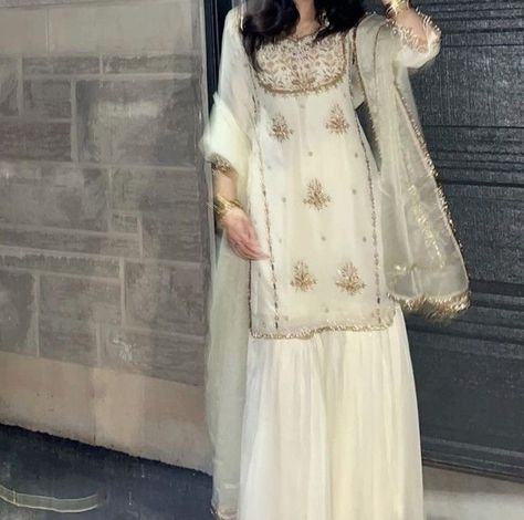 Off White Traditional Outfit, Pakistani Dress Aesthetic, White Desi Clothes, White Desi Dress, Desi Dresses Aesthetic, Traditional Dress Aesthetic, Sharara Aesthetic, White Traditional Outfit, Desi Clothes Aesthetic