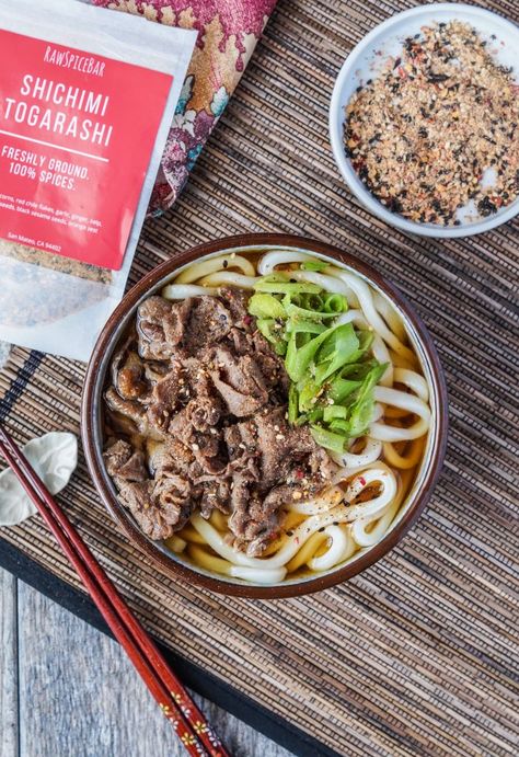 Niku Udon - a Japanese noodle soup with a seasoned dashi base, thick udon noodles, and thinly sliced and marinated beef. Japanese Meat, Beef Udon, Japanese Udon, Udon Noodles Recipe, Udon Recipe, Udon Soup, Udon Noodle Soup, Japanese Beef, Homemade Noodles