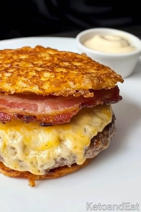 Carnivore Protein Burger - Amazing Carnivore Diet Recipe Carnivore Diet Dos And Donts, Carnivore Diet Coffee, Carnivore Cold Lunch Ideas, Carnivore On A Budget, Carnivore Stuffing, Carnivore Diet Sauces, Carnivore Diet Meal Ideas, Cheap Carnivore Meals, Carnivore Diet Ideas