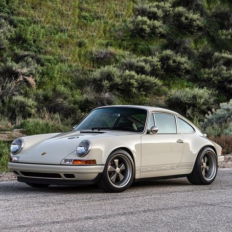 Say hello to the Miami car #singervehicledesign #porsche #porsche911 #themiamicar #handcrafted #everythingisimportant White Porsche, Custom Porsche, Singer Porsche, Singer Vehicle Design, Porsche Sports Car, Porsche Motorsport, Future Cars, Porsche 964, Vintage Porsche