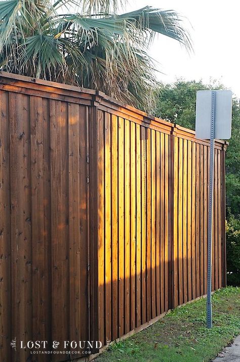 14 Best Backyard Fence Color Ideas for Stain or Paint Fence Color Ideas, Paint Fence Ideas Backyards, Garden Simple Ideas, Staining Wood Fence, Fence Paint Colours, Home Hair Color, Garden Simple, White Vinyl Fence, Wood Fence Design